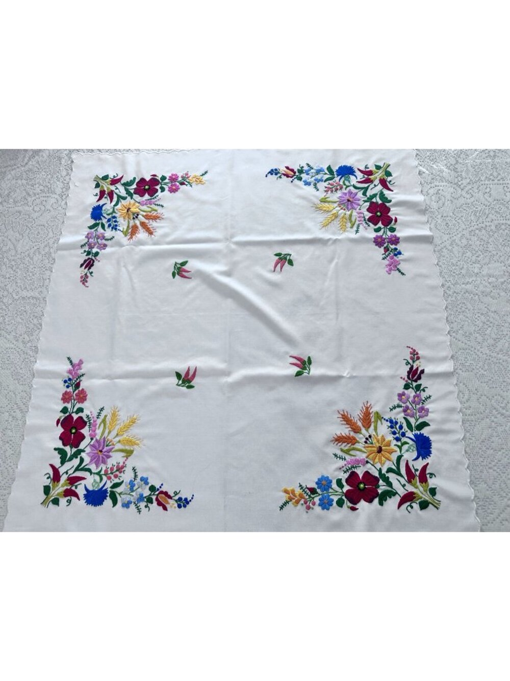 vintage Kalocsa tablecloth & 4 napkins Hungarian floral embroidery on a white c